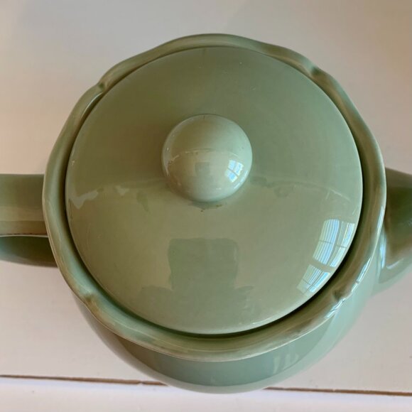 Vintage Farmhouse French Cottage Moss Green 6 cup Teapot with Scalloped Rim - Picture 5 of 6